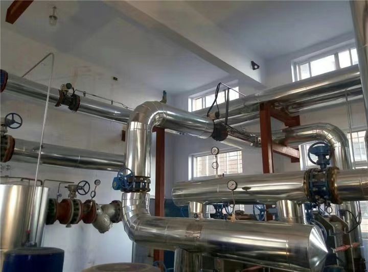 化工设备铝皮保温施工队储罐外护铁皮保温工程图4